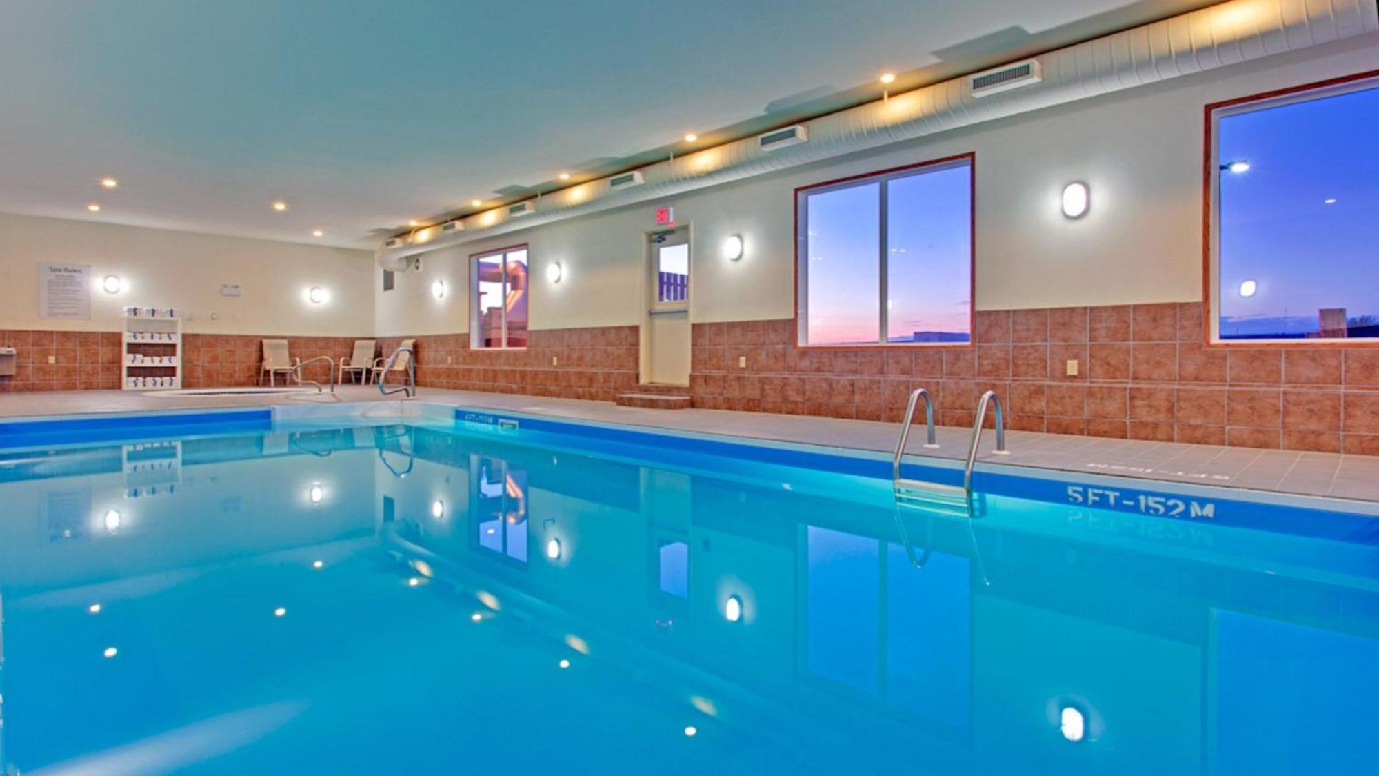 Holiday Inn Express Hotel & Suites Swift Current By Ihg Buitenkant foto