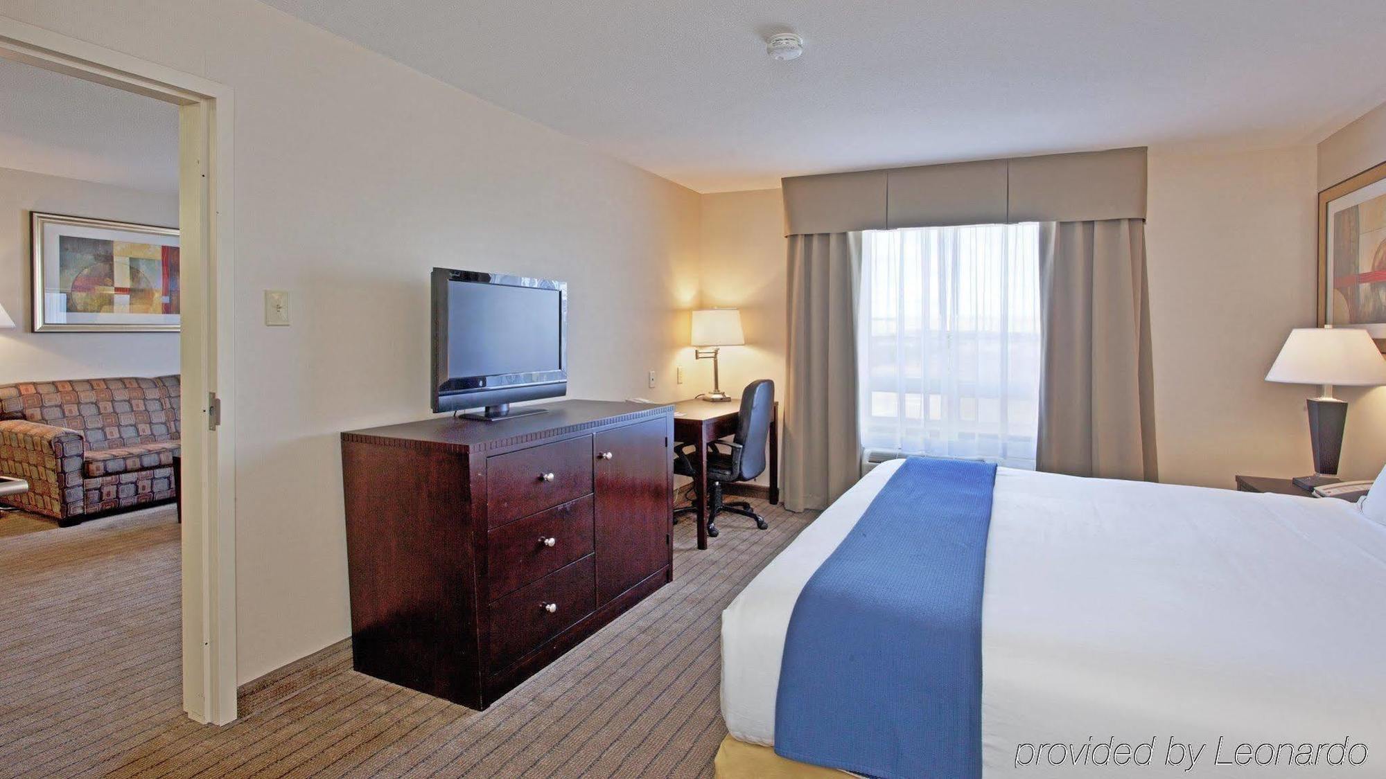 Holiday Inn Express Hotel & Suites Swift Current By Ihg Kamer foto