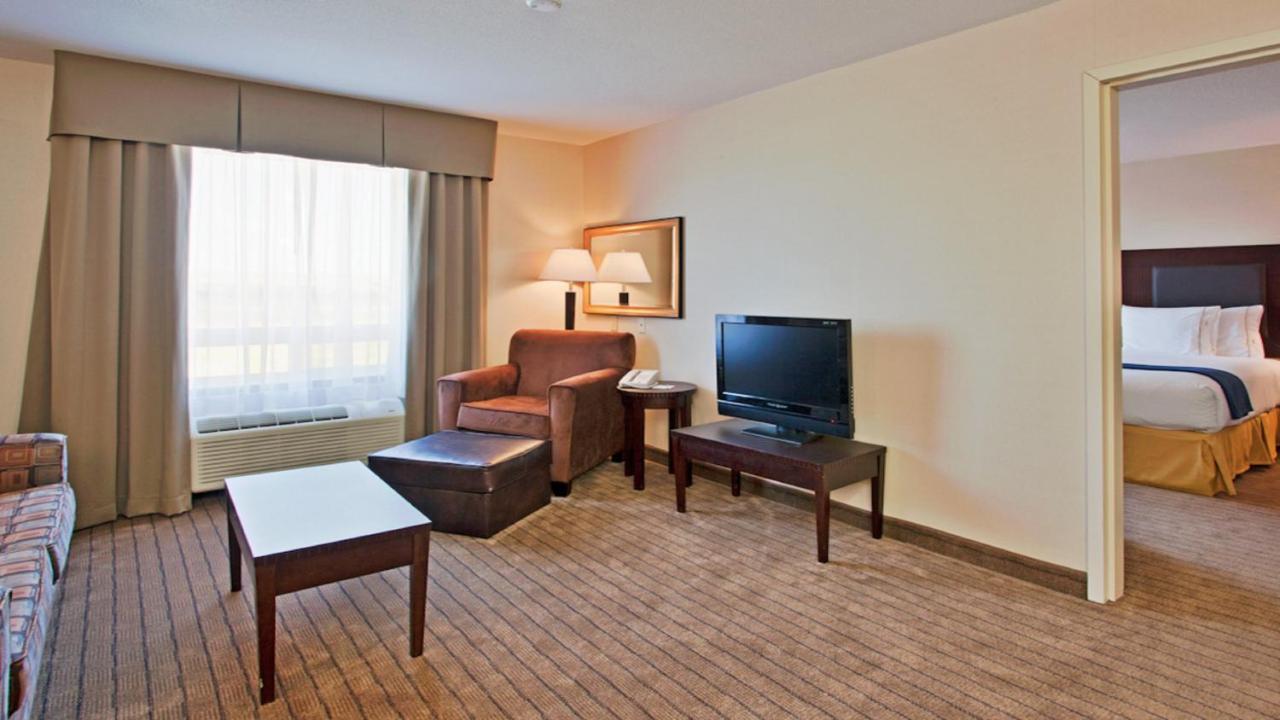 Holiday Inn Express Hotel & Suites Swift Current By Ihg Buitenkant foto