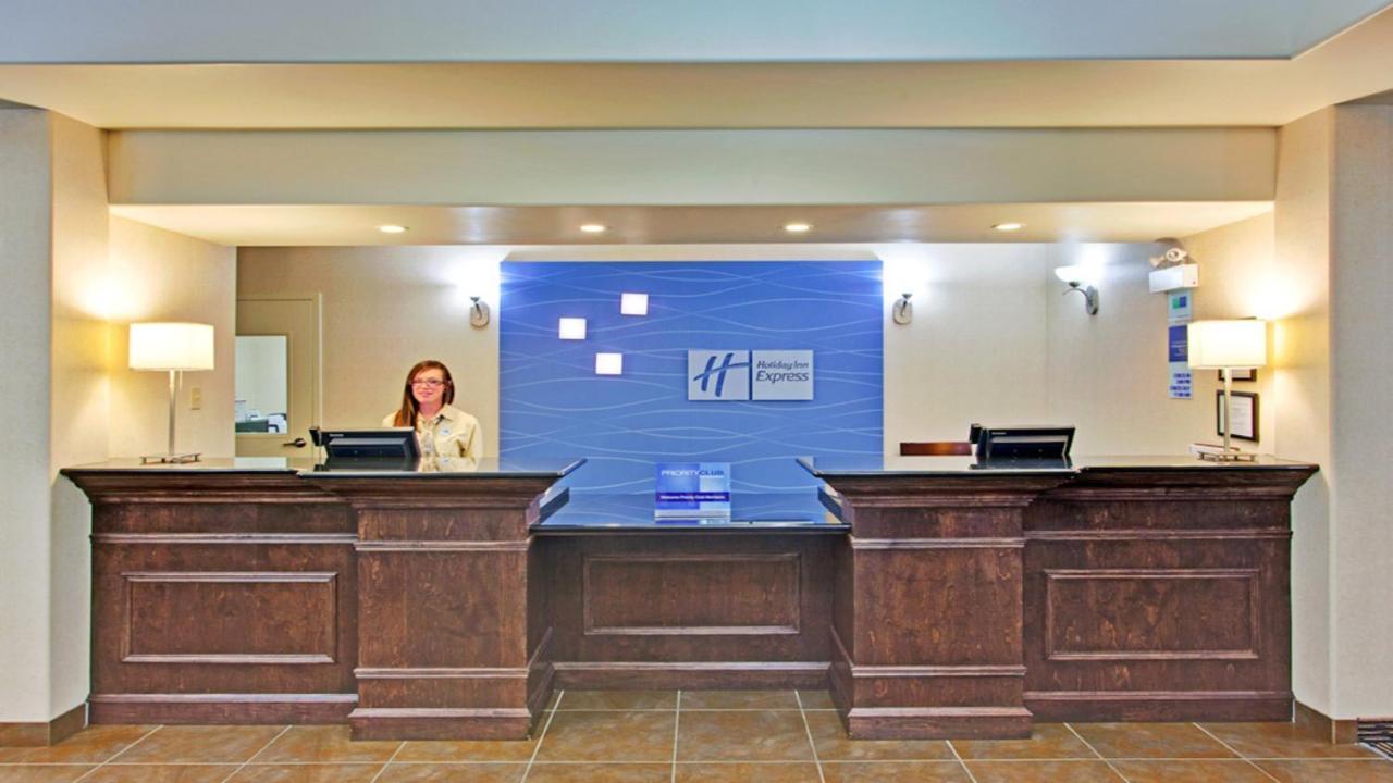 Holiday Inn Express Hotel & Suites Swift Current By Ihg Buitenkant foto