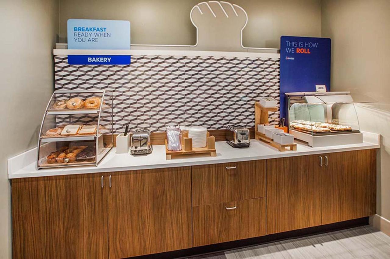 Holiday Inn Express Hotel & Suites Swift Current By Ihg Buitenkant foto